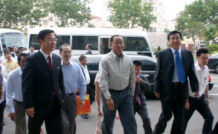 緬甸國家和平與發(fā)展委員會(huì)第一秘書長丁昂敏烏一行到軟控考察