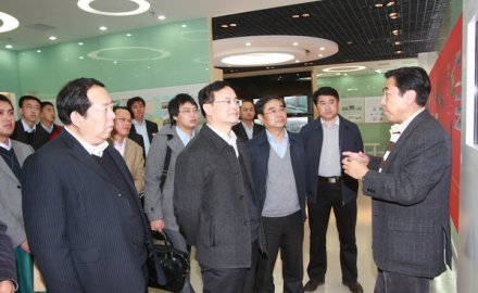 全國工商聯副主席莊聰生一行前來調研