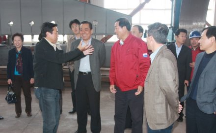 中國石油和化學工業聯合會會長李勇武一行來軟控視察指導工作